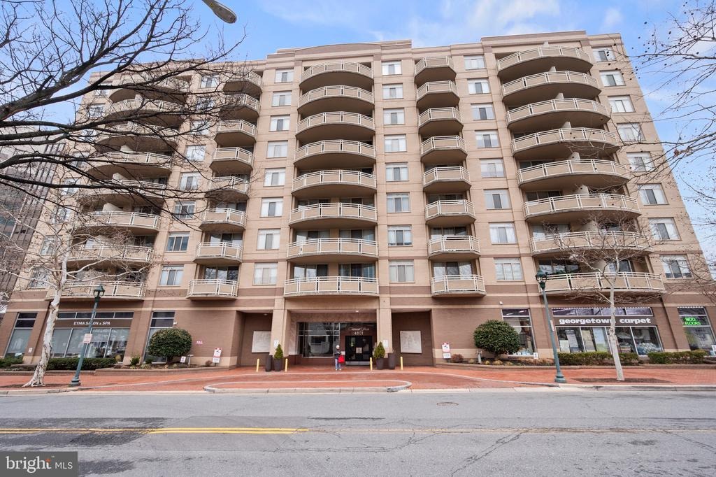Fairmont Ave, Bethesda, MD 20814
