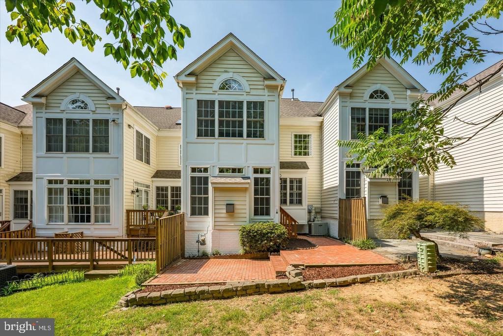 Governors Pond Cir, Alexandria, VA 22310