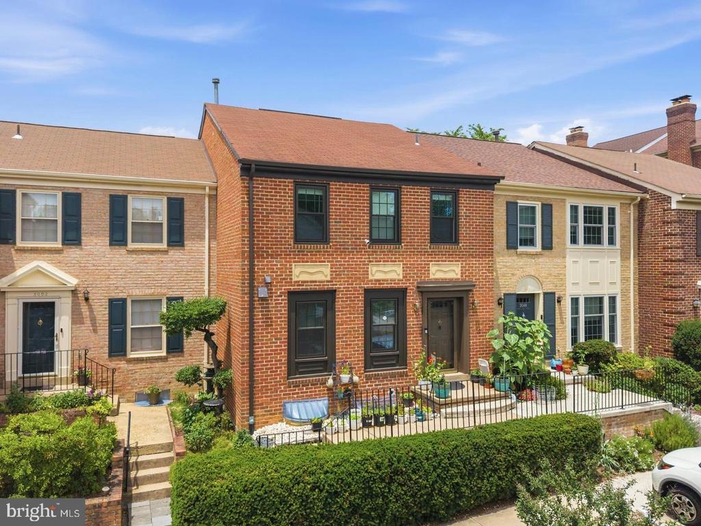 Federal Hill Dr, Falls Church, VA 22044