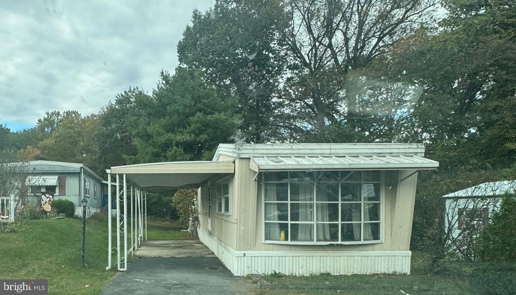 Zimmer Dr, Walnutport, PA 18088