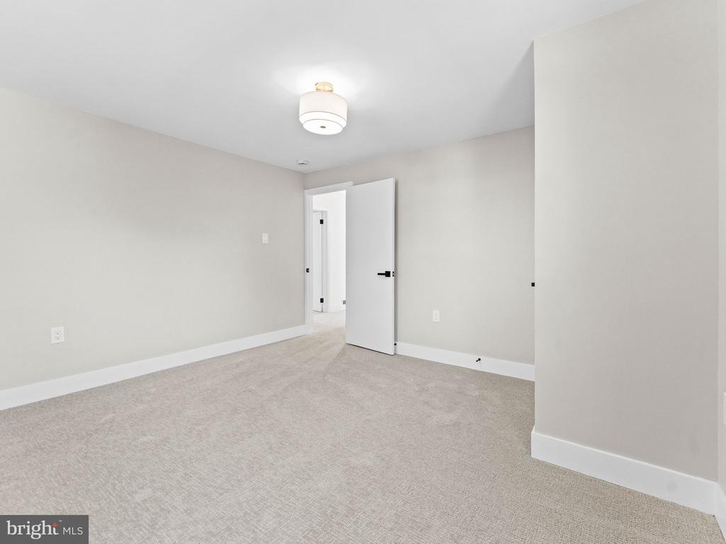 Sycamore St, Haddon Heights, NJ 08035