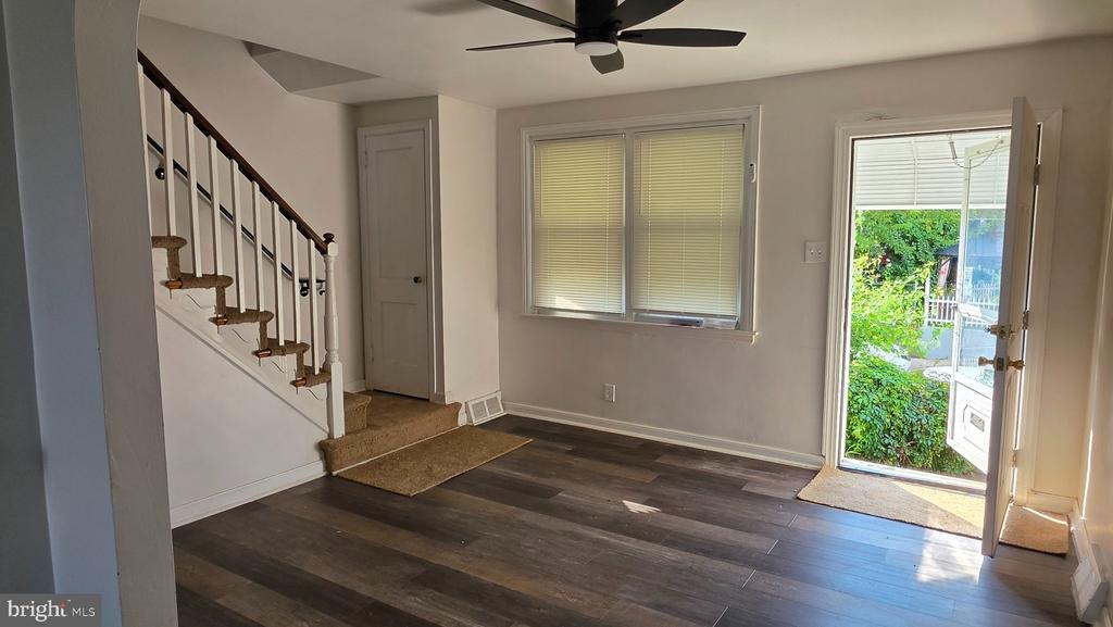 Weymouth St, Philadelphia, PA 19120
