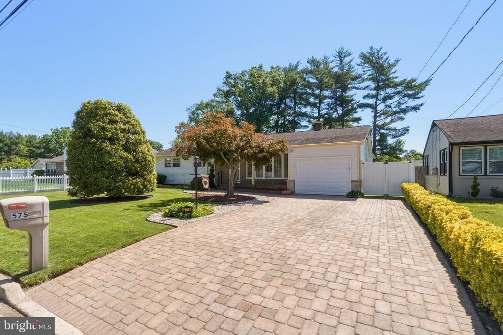 Royal Dr, Vineland, NJ 08360