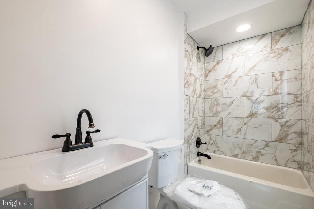 Thompson St, Philadelphia, PA 19134 #1