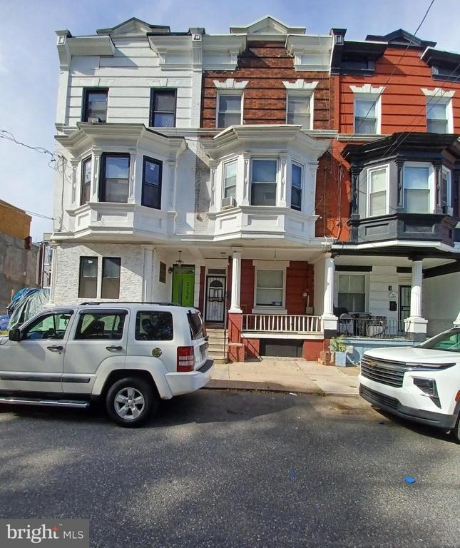 Natrona St, Philadelphia, PA 19132