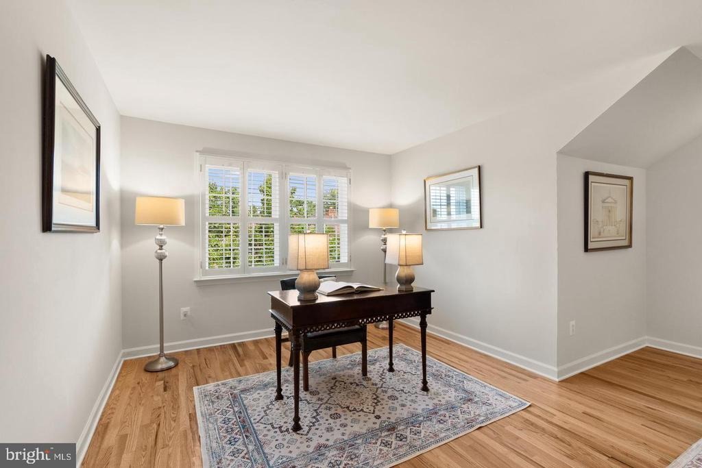Chaucer View Cir, Alexandria, VA 22304