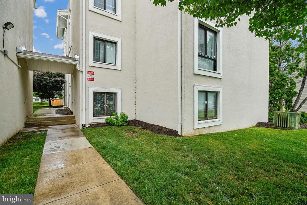 Village Green Dr, Alexandria, VA 22309 #1