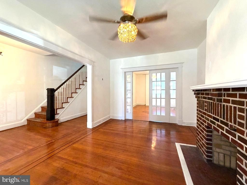 Augusta Ave, Baltimore, MD 21229