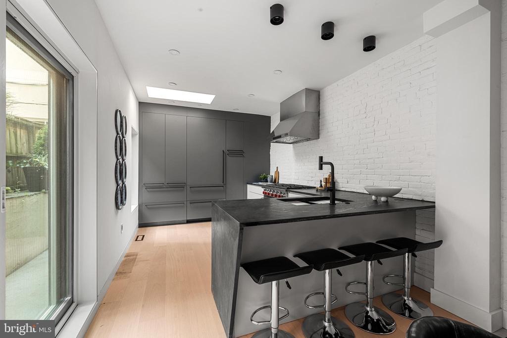 Manning St, Philadelphia, PA 19103 #1