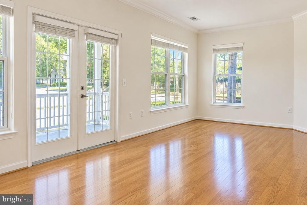 Nicosh Cir, Falls Church, VA 22042