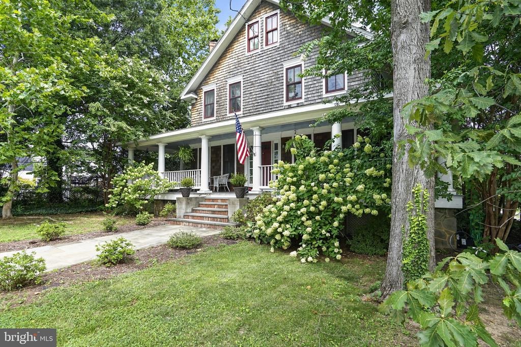 Cleveland St, Arlington, VA 22201