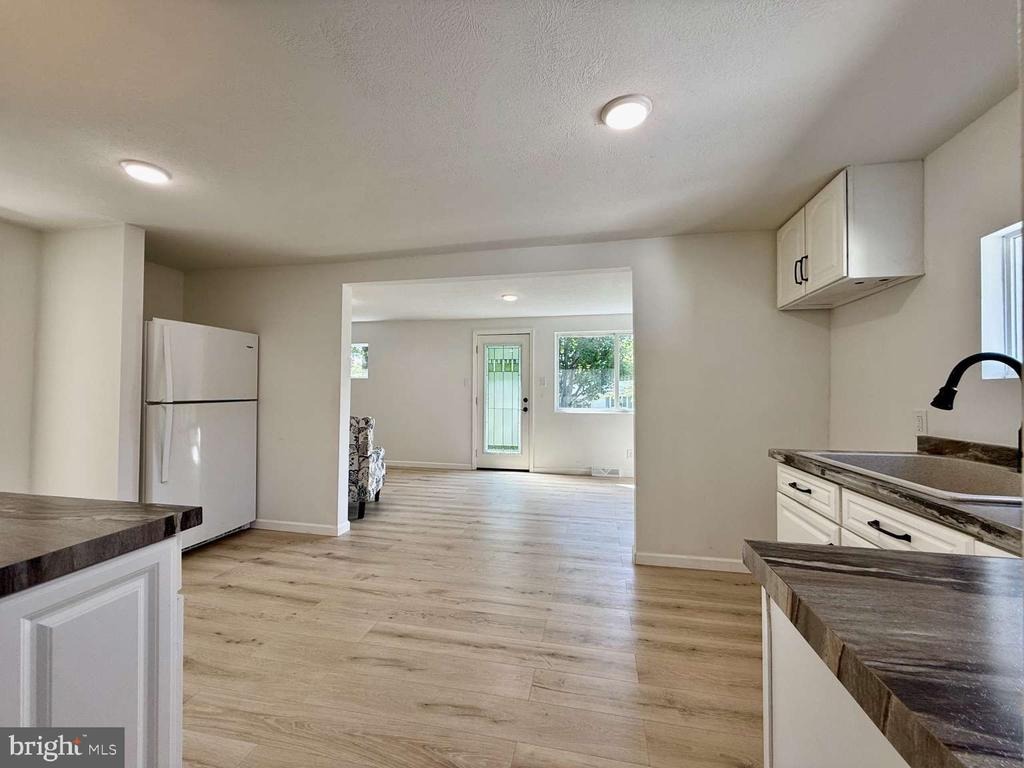 Butler Ave, Ellwood City, PA 16117 #1