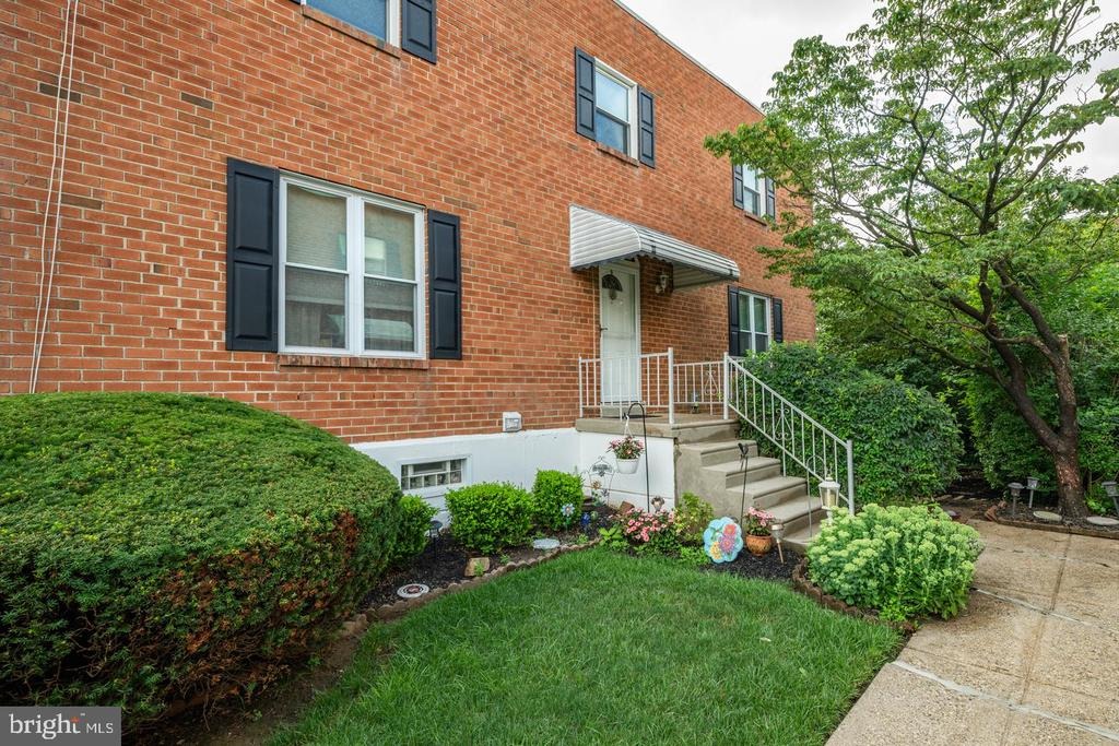 Hendrix St, Philadelphia, PA 19116 #1