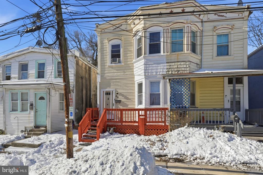 Maple Ave, Lansdowne, PA 19050