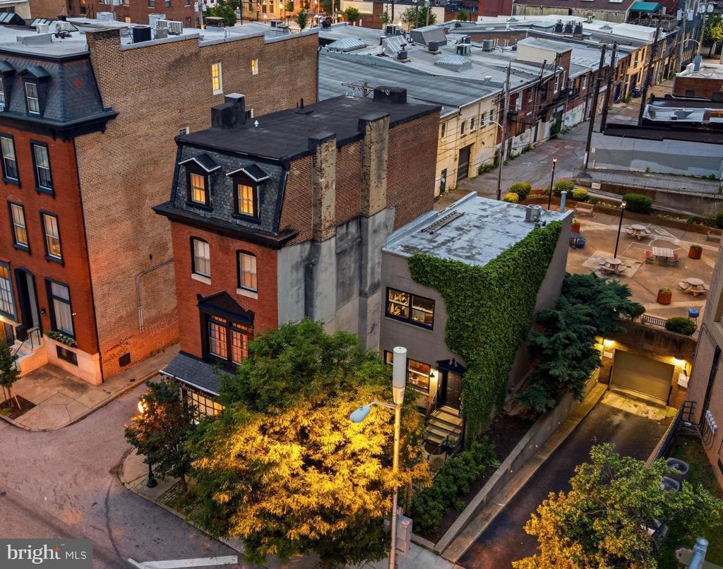 Chase St, Baltimore, MD 21201 #1