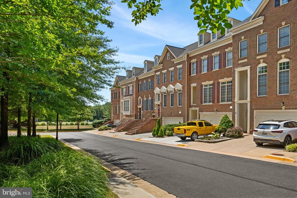 Edsall Ridge Pl, Alexandria, VA 22312 #1