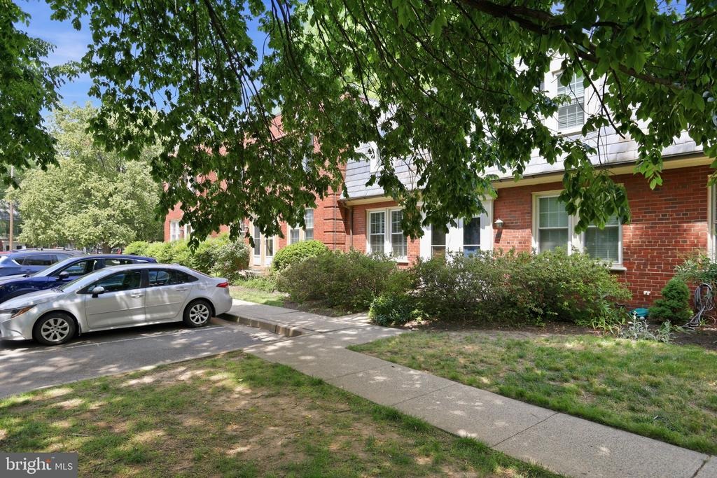 16th St, Arlington, VA 22204
