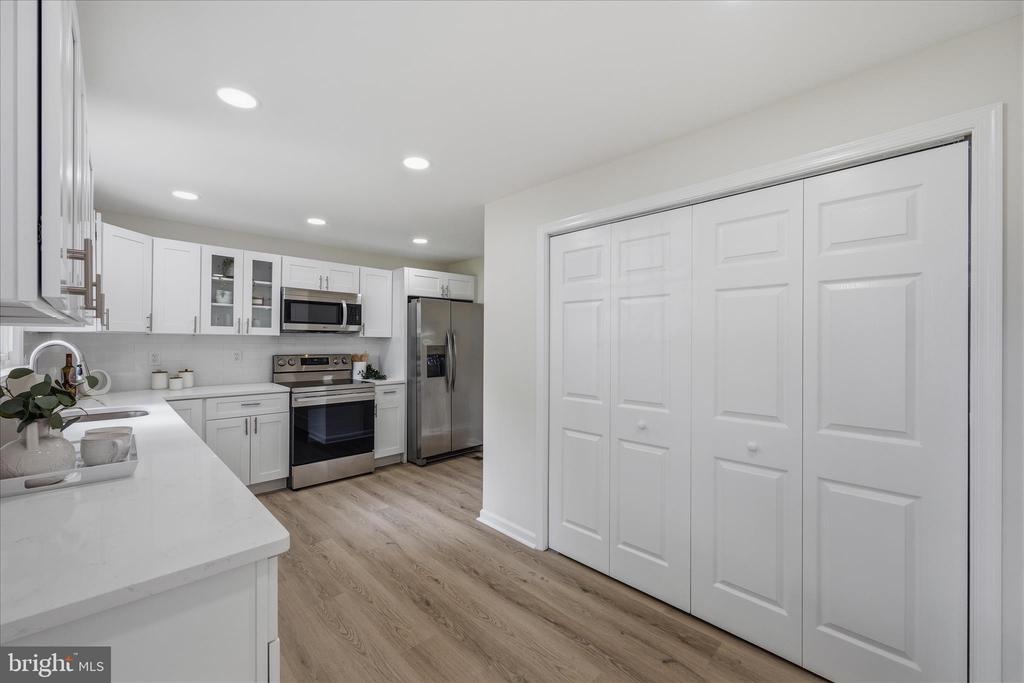 Renfrew St, Essex, MD 21221