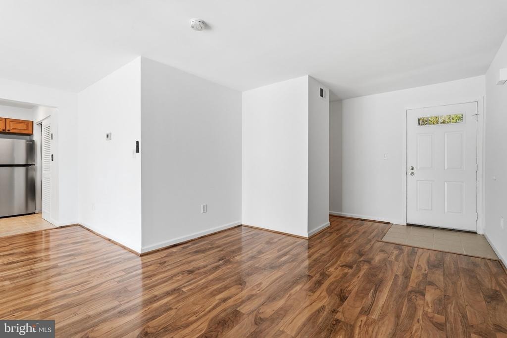 F S Arlington Mill Dr, Arlington, VA 22206