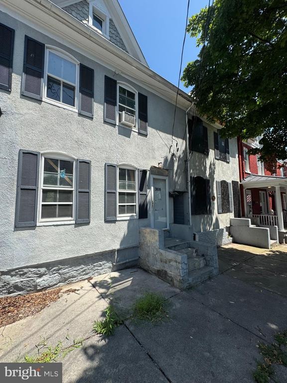 Martin St, Martinsburg, WV 25401