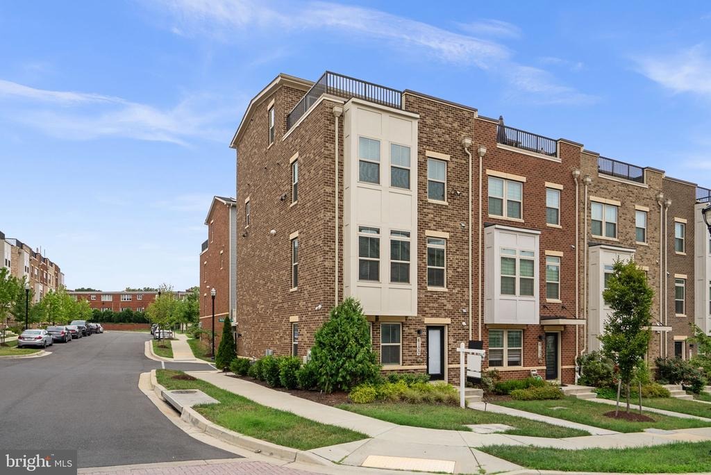 Northwest Dr, Hyattsville, MD 20782 #1
