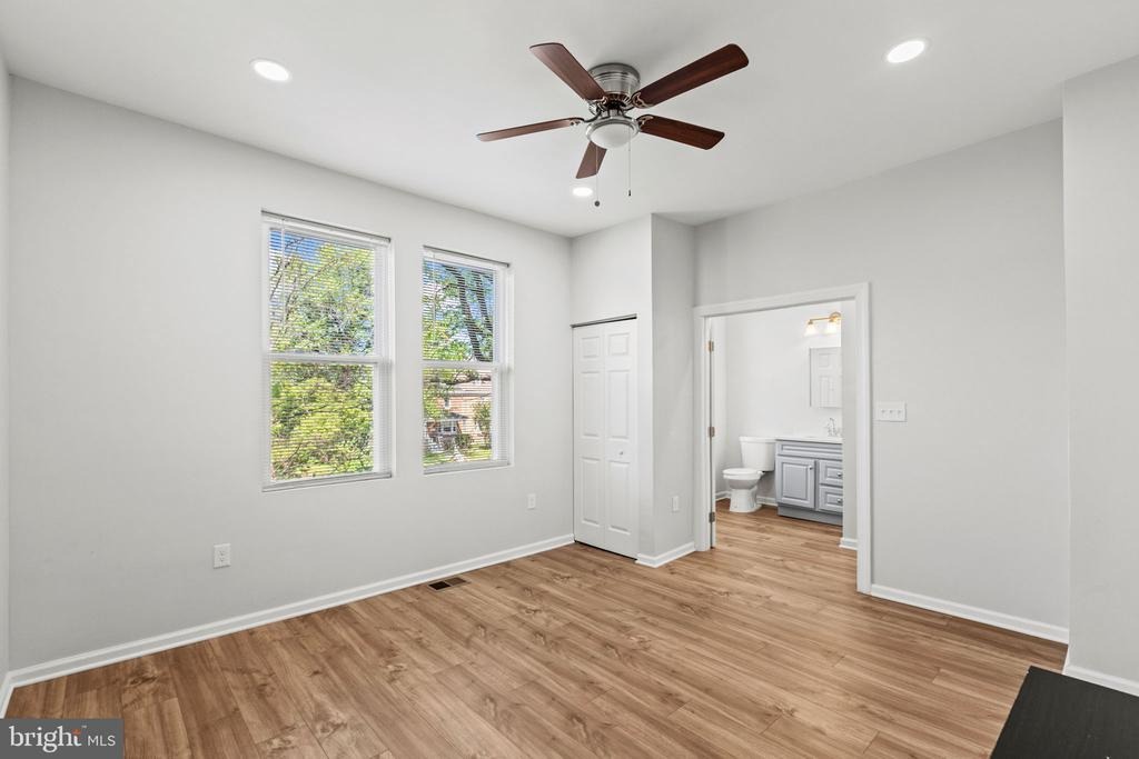 33rd St, Baltimore, MD 21218