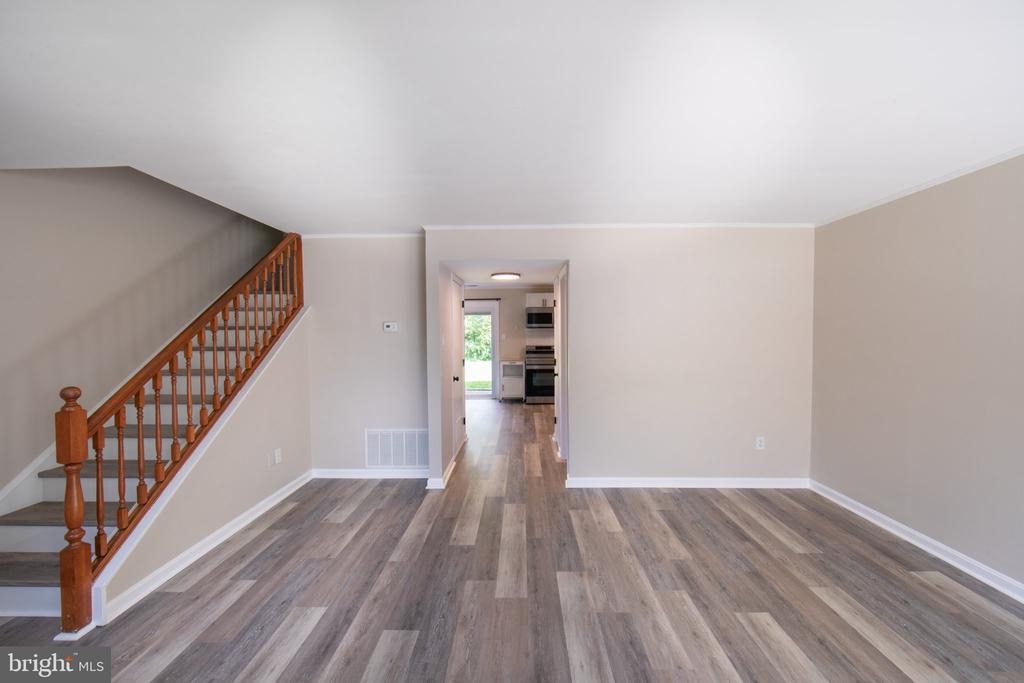 White Oak Ct, Hampstead, MD 21074