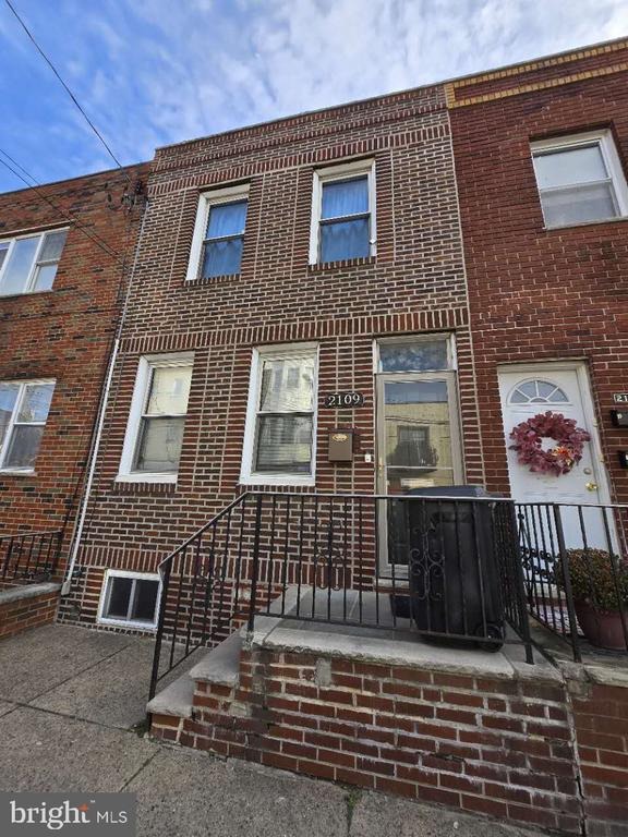 9th St, Philadelphia, PA 19148