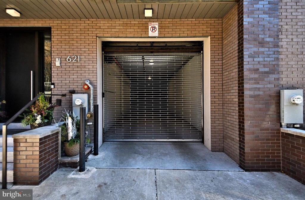 Bodine St, Philadelphia, PA 19123 #1