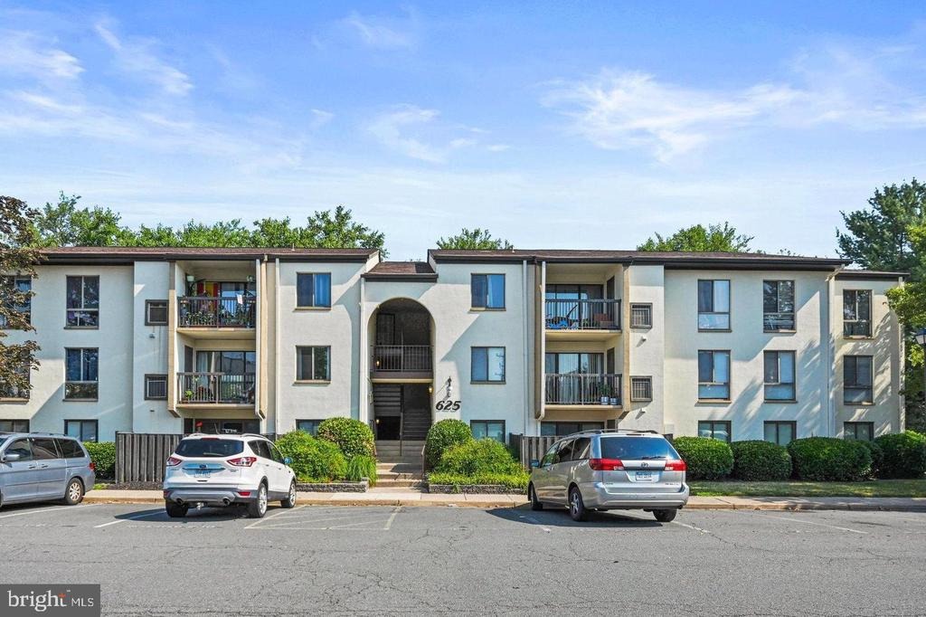 Center St, Herndon, VA 20170 #1