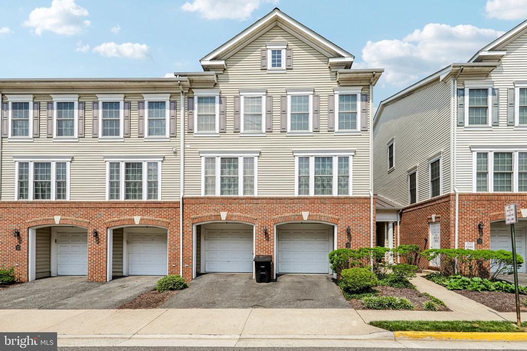 Huntley Creek Pl, Alexandria, VA 22306