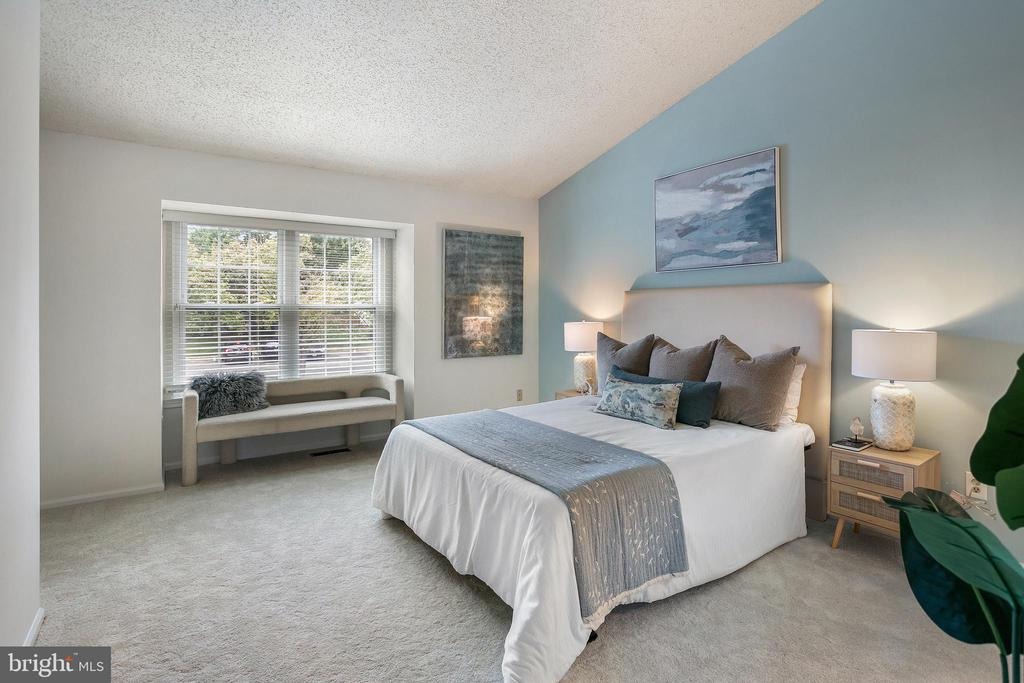 Cypress Point Rd, Alexandria, VA 22312