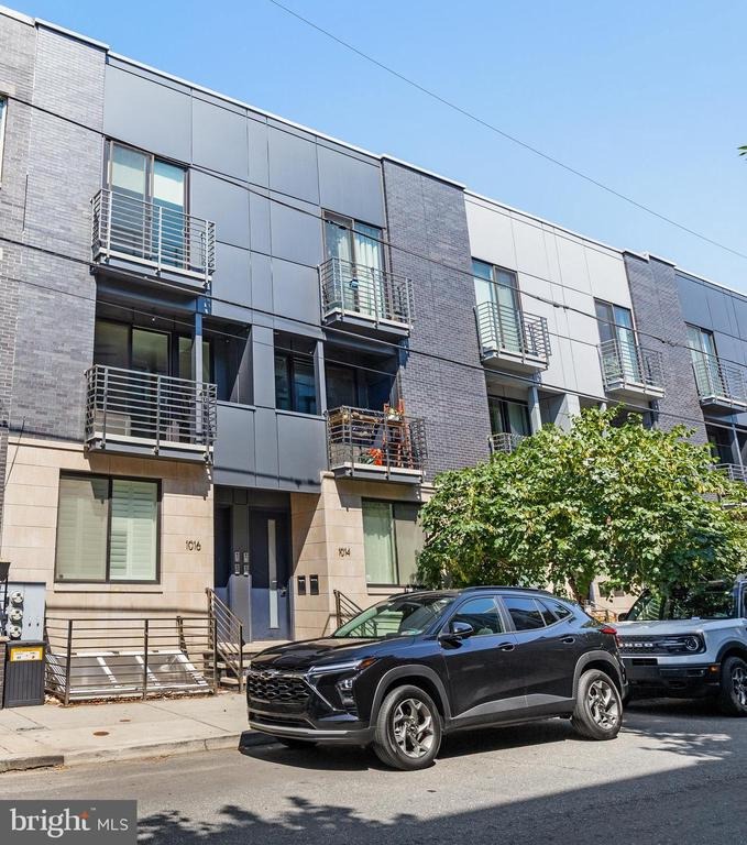 17th St, Philadelphia, PA 19146