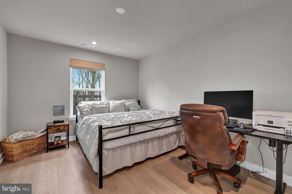 Pratt Ln, Lawrence Township, NJ 08648