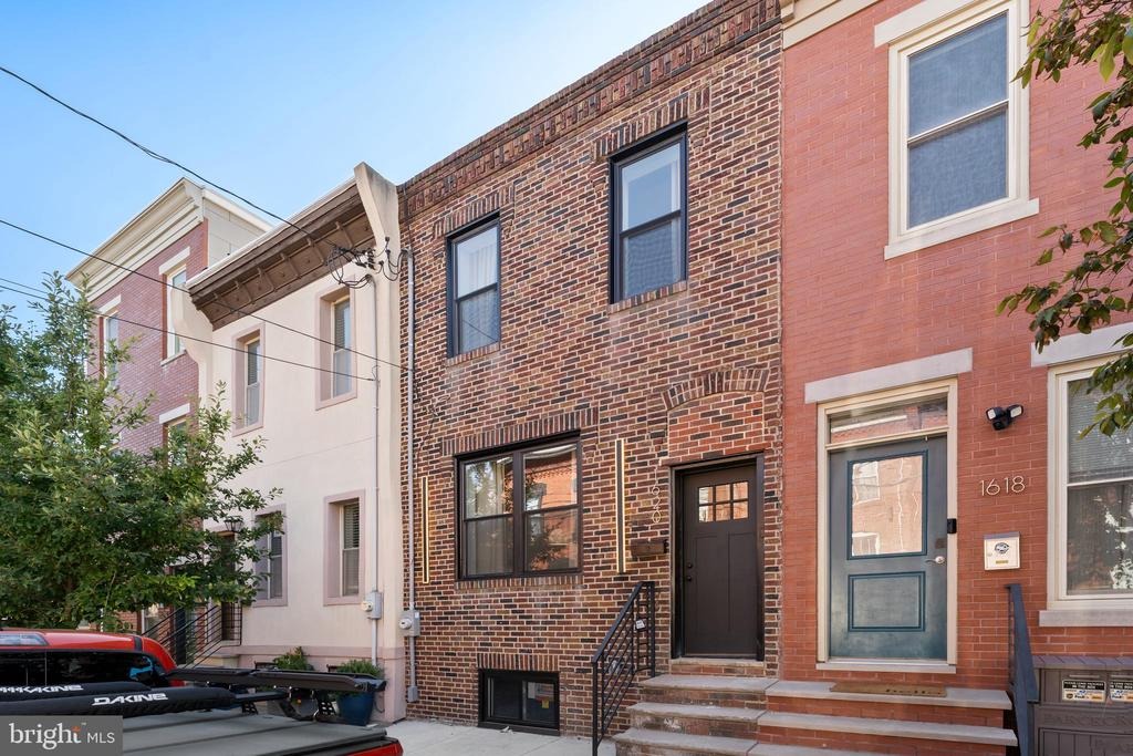 19th St, Philadelphia, PA 19145