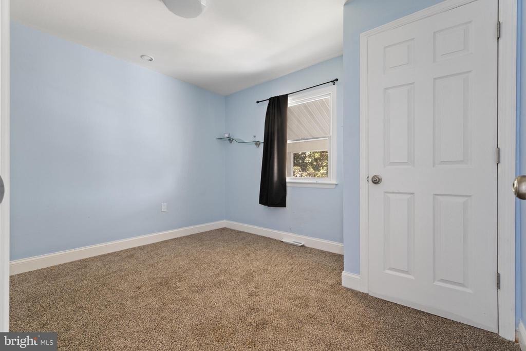 Delaware Dr, Penns Grove, NJ 08069