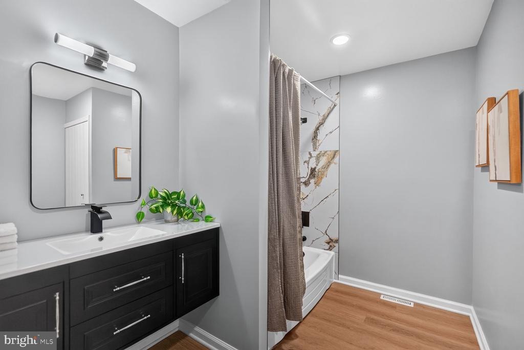 Cranberry , Laurel, MD 20724