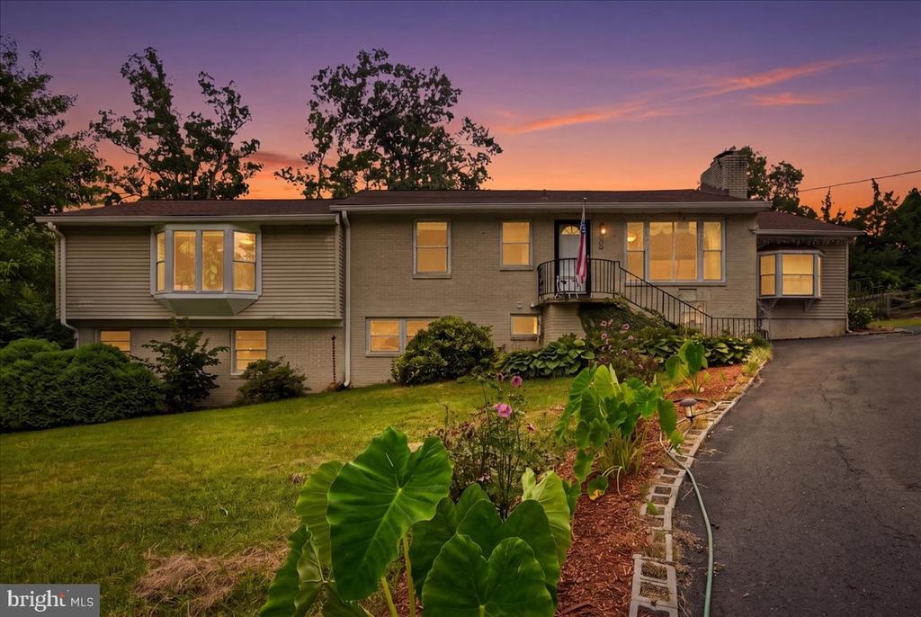 Carol St, Fairfax, VA 22030