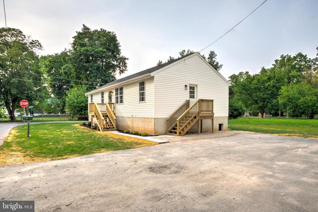Wayne Ave, Middletown, PA 17057 #1
