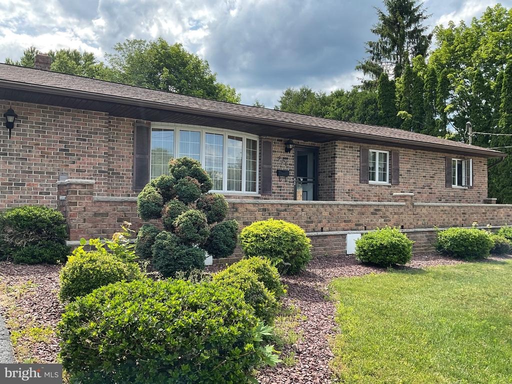3rd St, Frackville, PA 17931