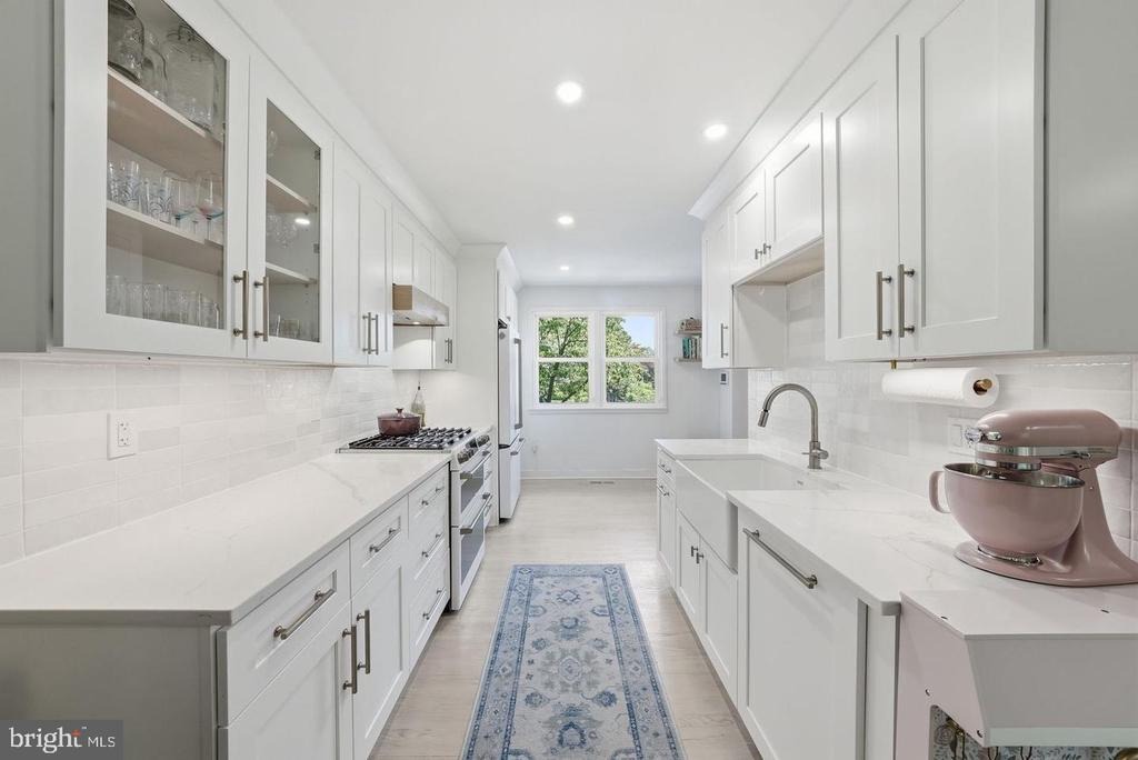 Golf Course Sq, Alexandria, VA 22307 #1
