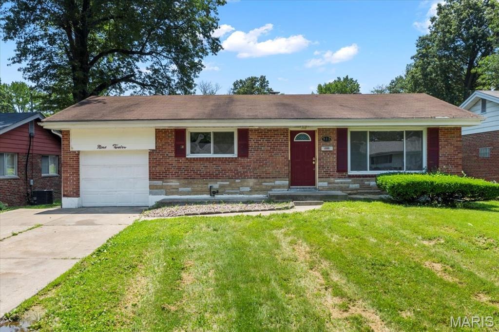 Lebon Dr, Saint Louis, MO 63137 #1