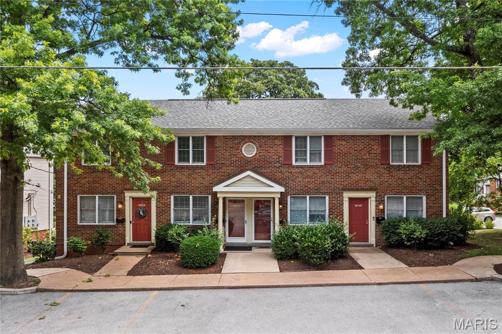 Swan Cir, Saint Louis, MO 63144