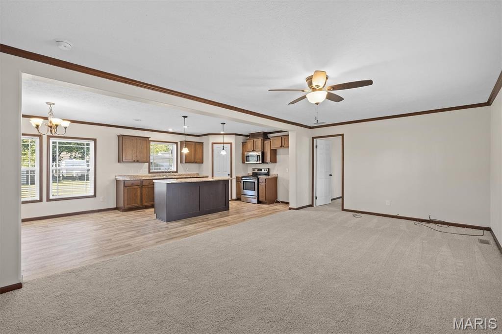 Oak St, Hoffman, IL 62250
