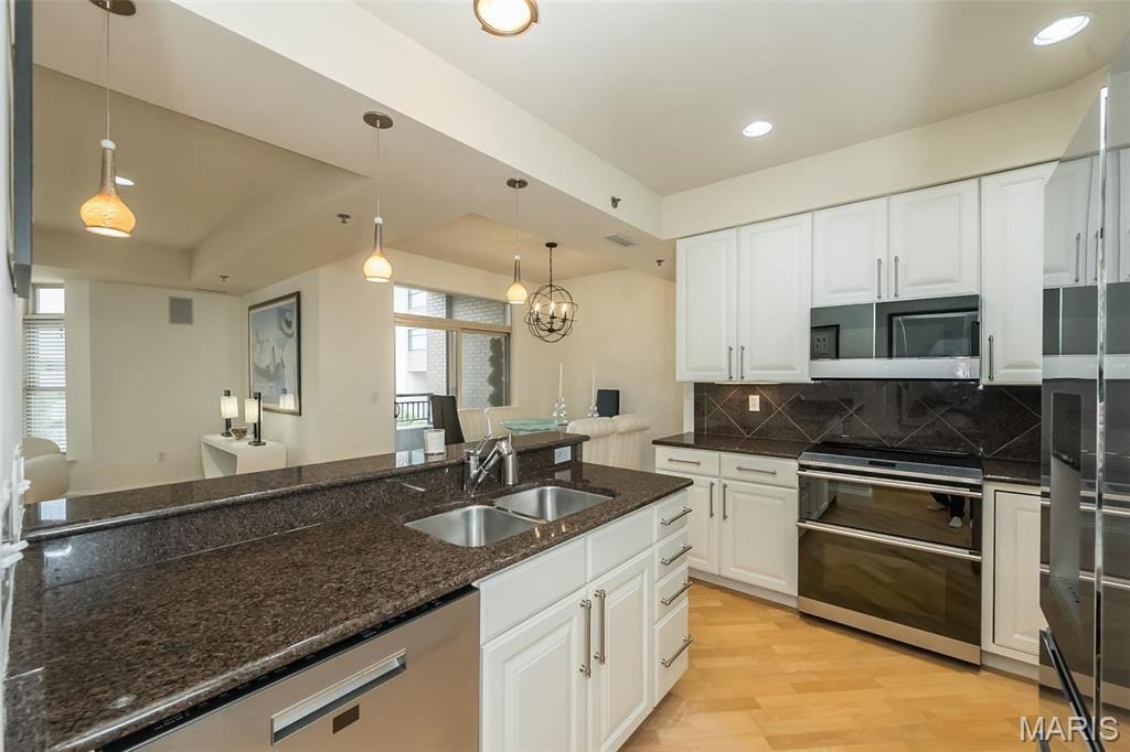 New Ballas Ct, Saint Louis, MO 63141