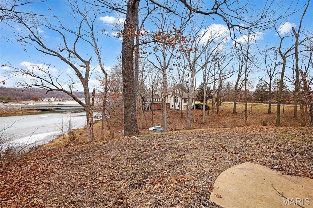 Oak Bluff Dr, Lake Saint Louis, MO 63367