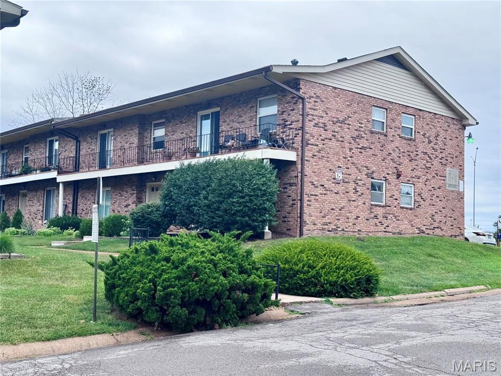 Colonial Woods Dr, Saint Louis, MO 63129 #1