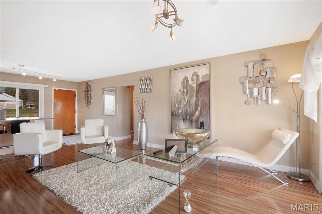Parkway Dr, Saint Louis, MO 63137 #1