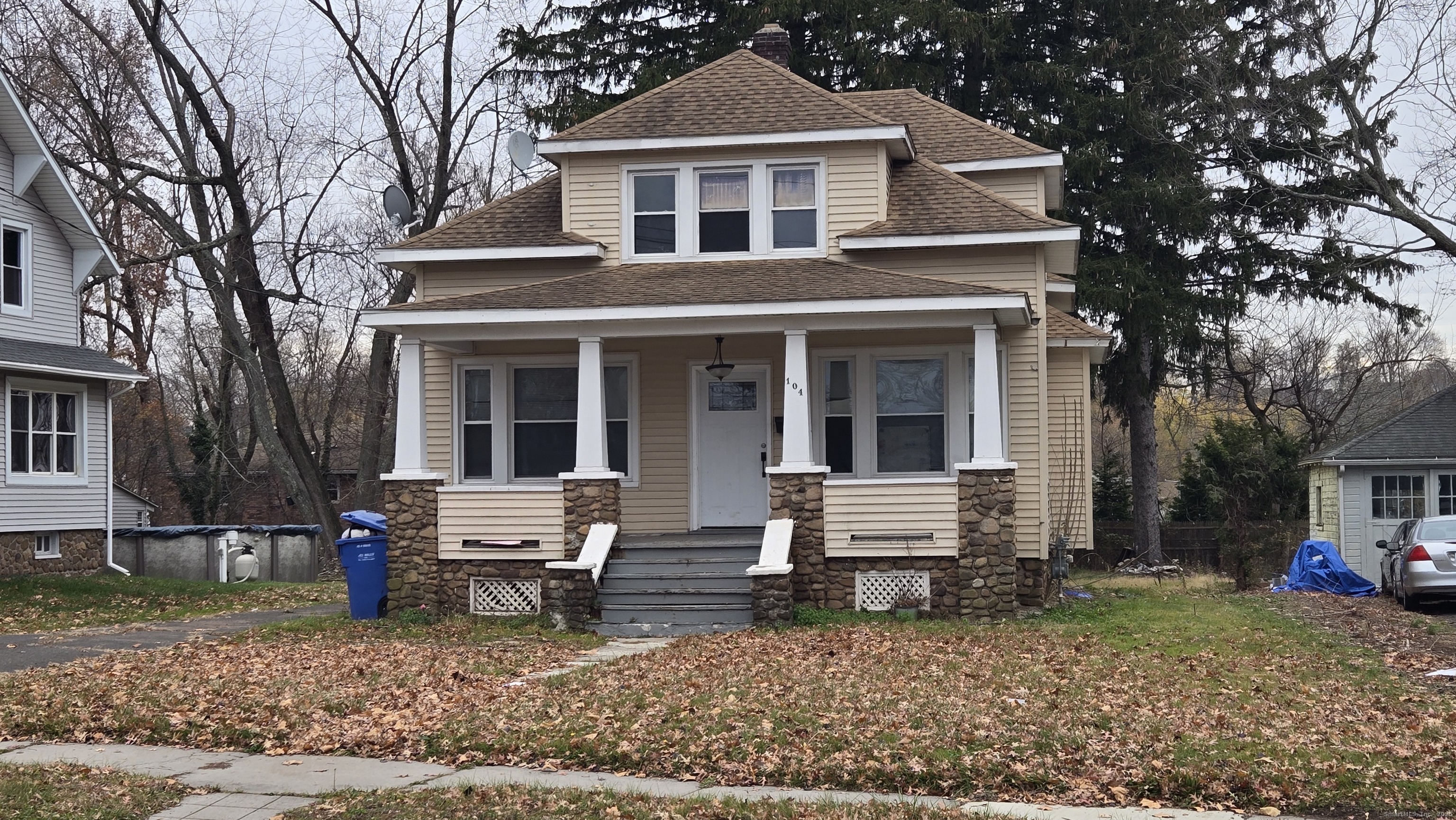 Gale Ave, Meriden, CT 06450