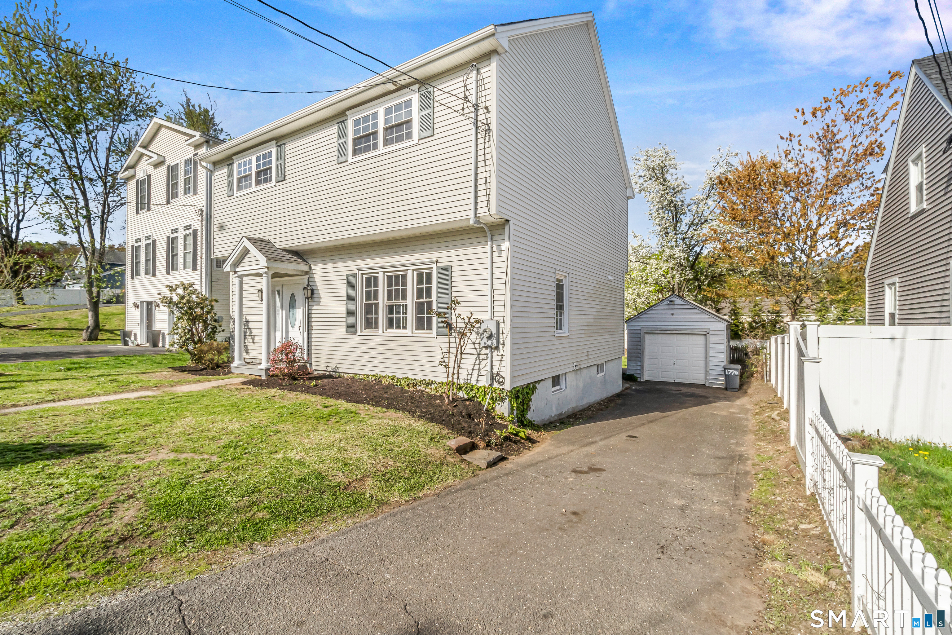 Stratfield Rd, Fairfield, CT 06825 #1
